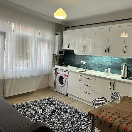 Ueskuedar - Venues - Sakin Daire *